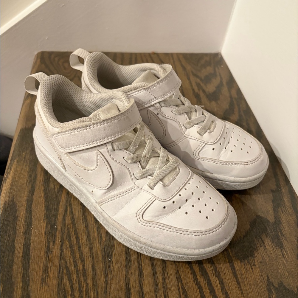 Nike Kids Court Borough Hook-and-Loop Strap